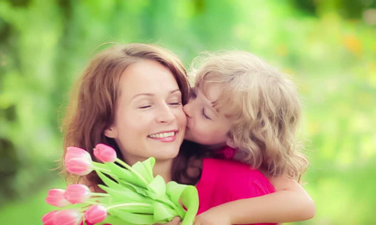 Покажи видео про мам. День матери. Улыбка мамы. Красивая мама. Мамин день.
