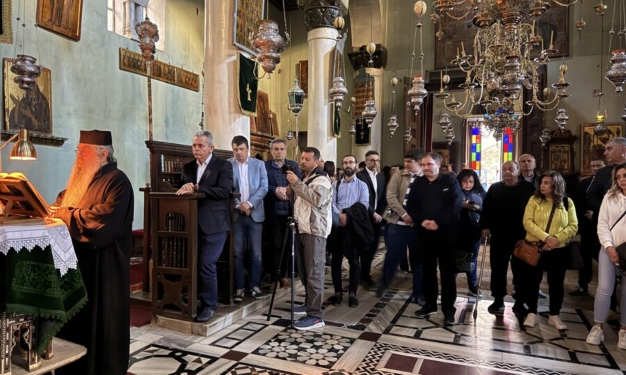 Φωτ. αρχείου από την προσκυνηματική επίσκεψη του Μ. Χαρακόπουλου με κοινοβουλευτική αντιπροσωπεία στην Ι.Μ. της Αγίας Αικατερίνης με αφορμή την εαρινή συνεδρίαση της Διεθνούς Γραμματείας της ΔΣΟ στο Κάιρο