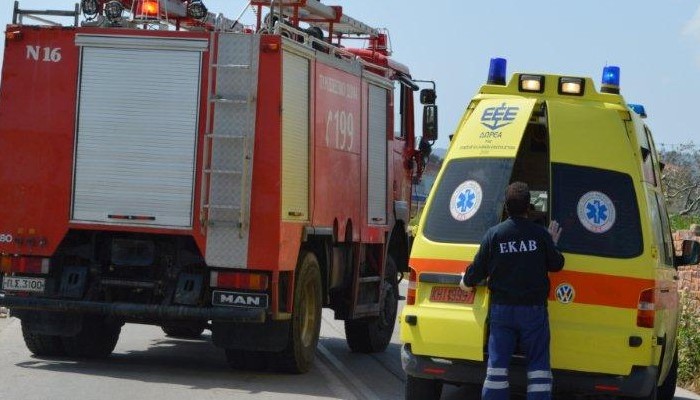 Αυτοκίνητο κατέληξε σε χαντάκι στον δρόμο Χάλκης-Μόδεστου: Απεγκλωβίστηκαν σώοι οι επιβαίνοντες