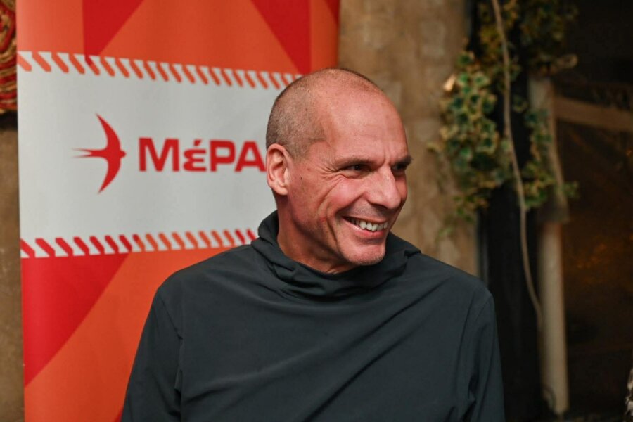 Βαρουφάκης από Λάρισα: «Για να μείνει ζωή σε αυτόν τον τόπο, πρέπει να επανακτήσουμε τις υποδομές που μας πήραν»