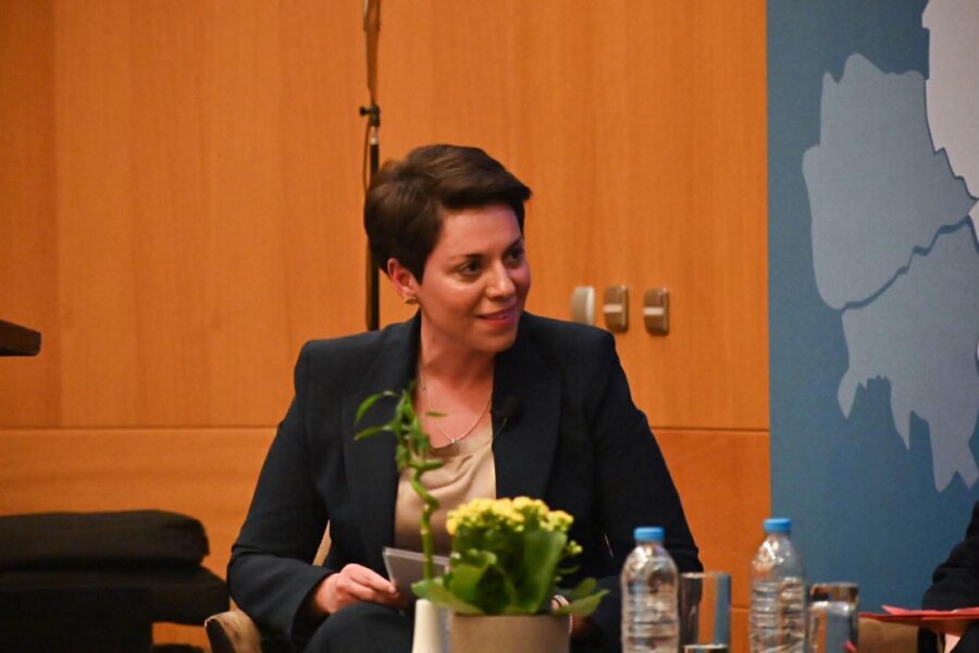 Μαρία Γαλλιού: Η Ανάσταση του Κυρίου: Η αγάπη που αντέχει