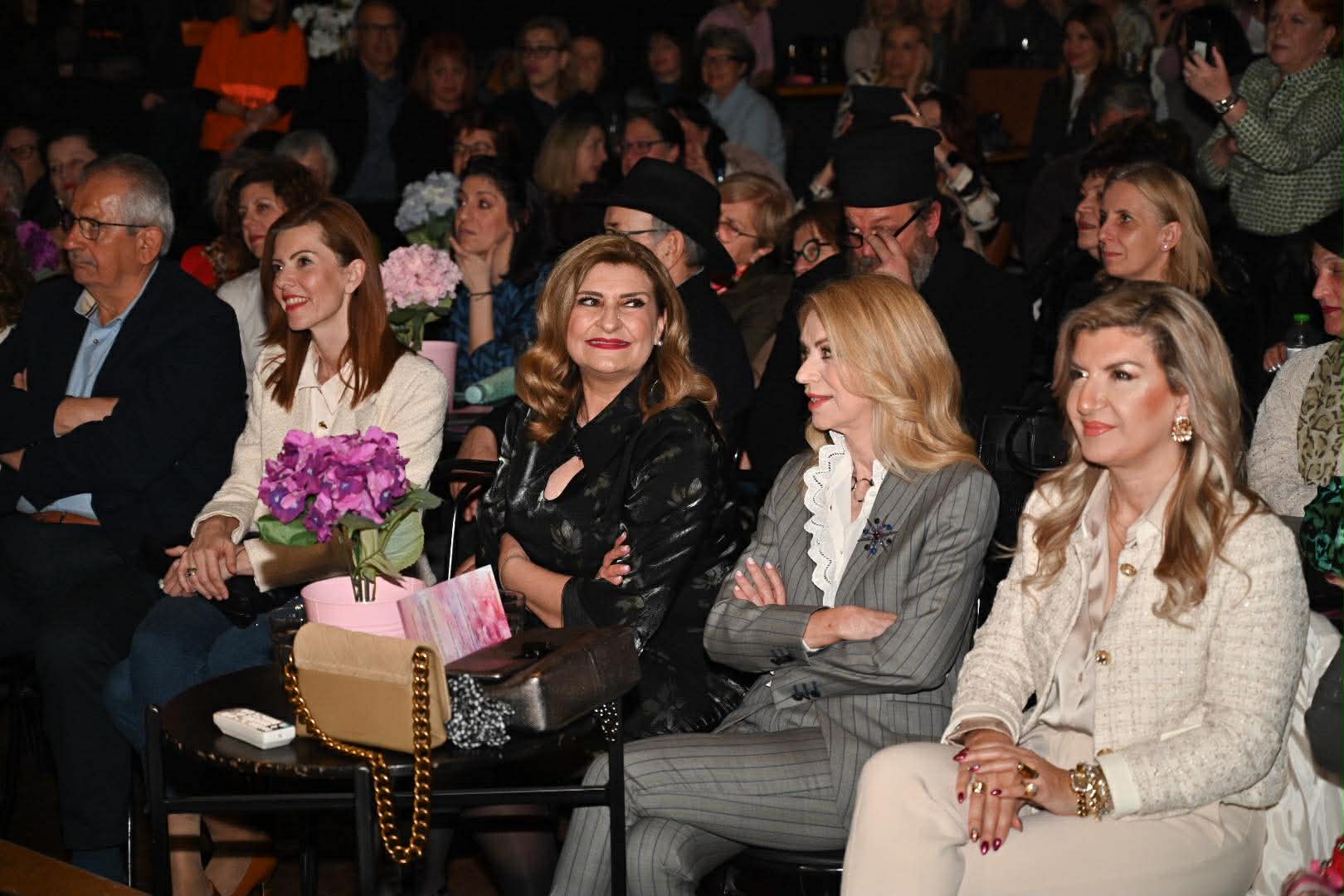 «Γυναίκες Αντοχής… με τα μάτια της Έλλης»: Μια βραδιά αφιερωμένη στη δύναμη της γυναίκας στη Λάρισα (φωτο-βίντεο)