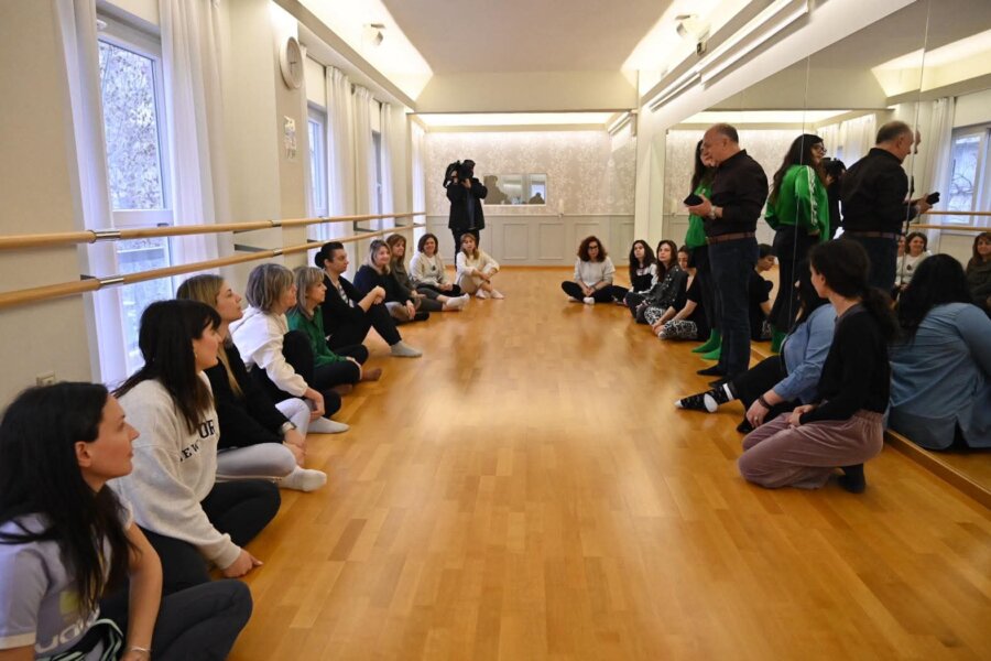 Βιωματικό εργαστήριο της Περιφέρειας Θεσσαλίας για την ισότητα και την καταπολέμηση των έμφυλων στερεοτύπων (φωτό-βίντεο)