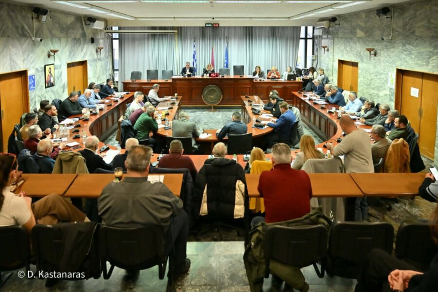 ΚΕΔΕ, Μέση Ανατολή και οικονομία στο επίκεντρο της συνεδρίασης του Δημοτικού Συμβουλίου Λάρισας