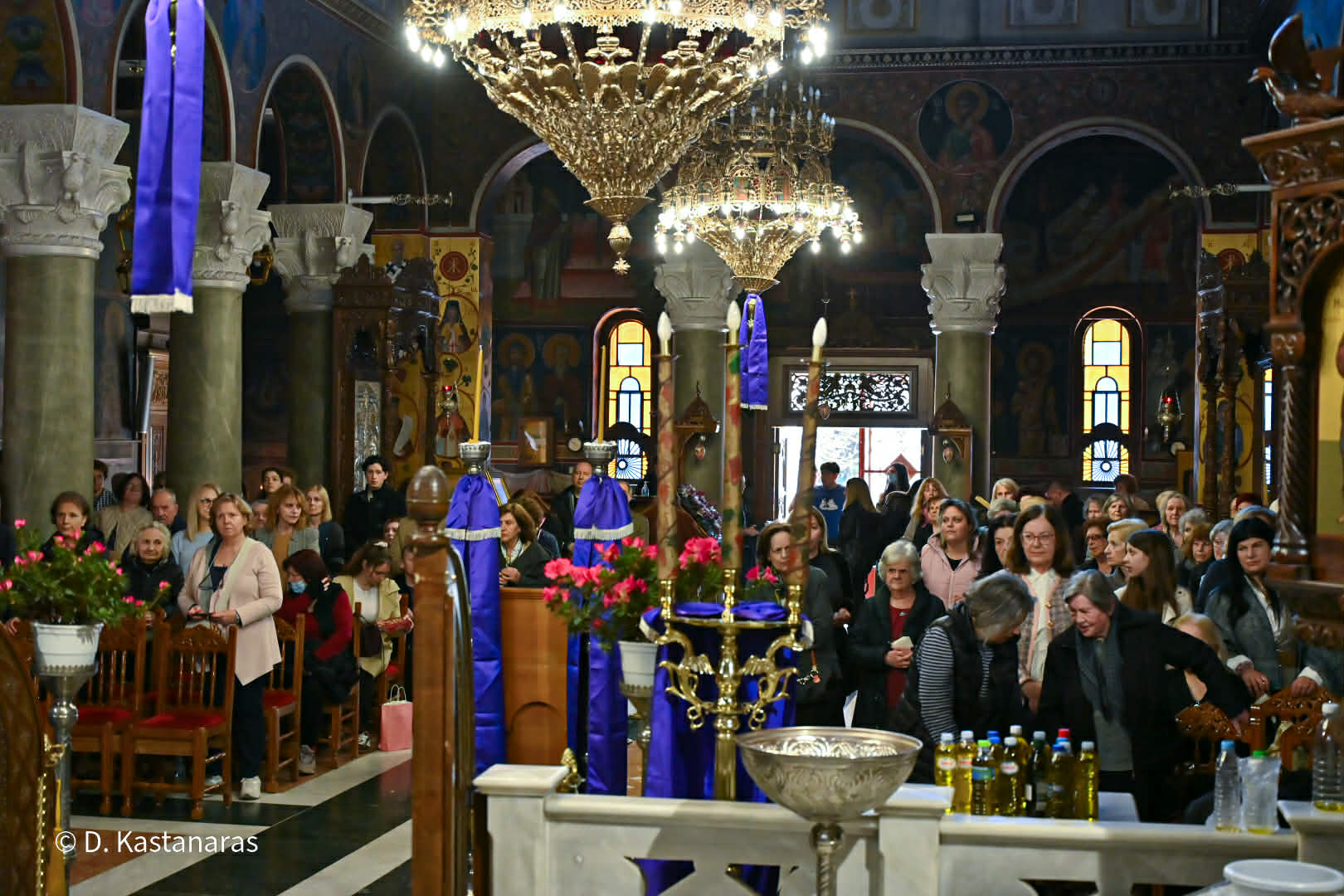 Μεγάλη Τετάρτη: Κατάνυξη και πλήθος πιστών στο Ευχέλαιο και την τελετή του Νιπτήρος (φωτο)