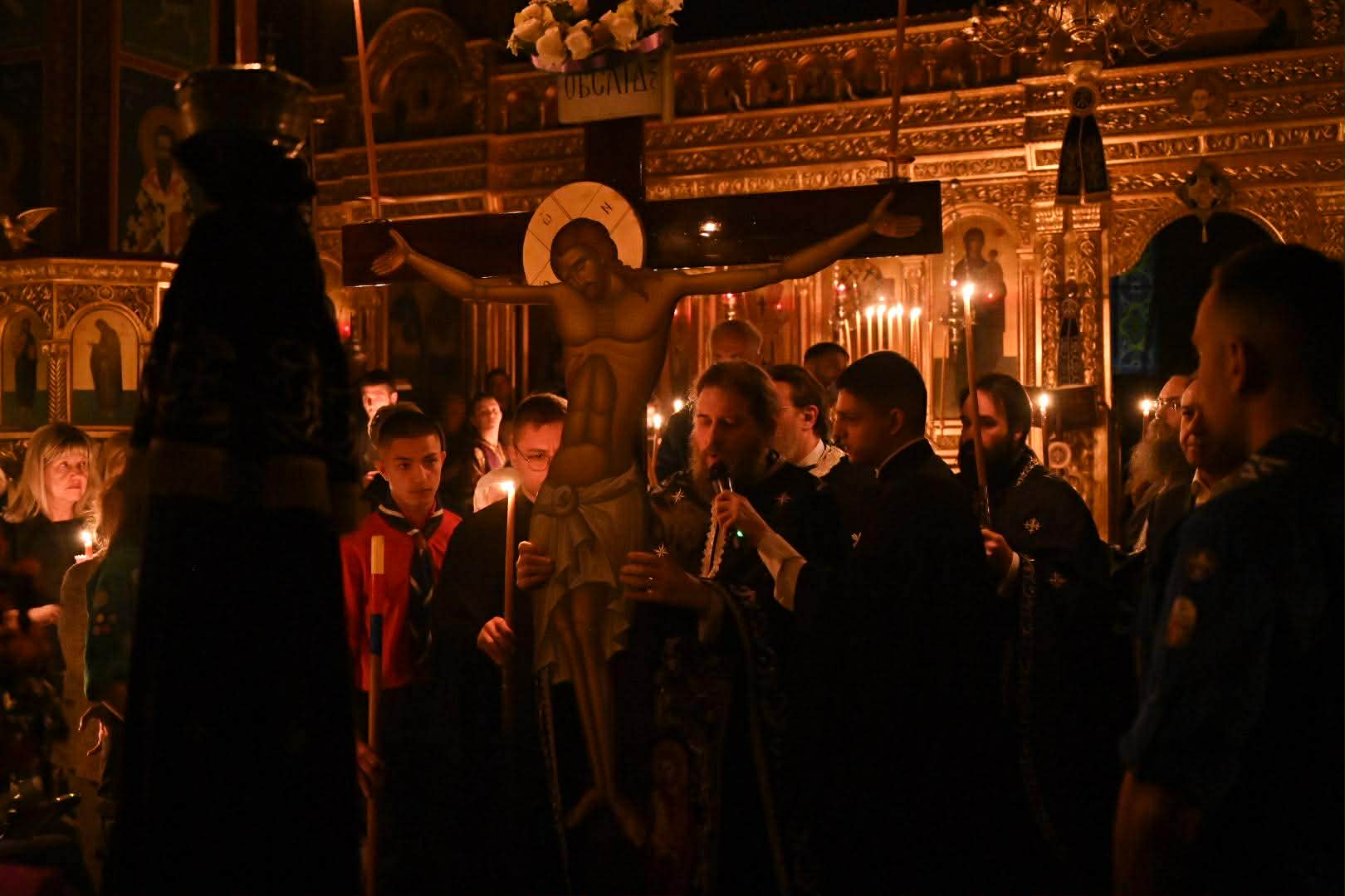 Μεγάλη Πέμπτη: «Σήμερον κρεμάται επί ξύλου…» – Η Ακολουθία των Παθών και τα 12 Ευαγγέλια (φωτο)