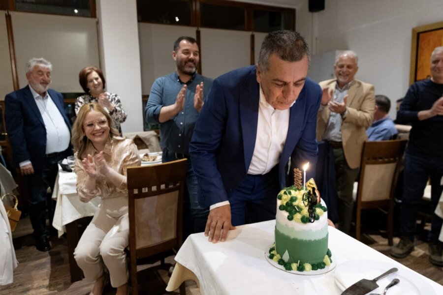 Με φίλους και συνεργάτες γιόρτασε τα γενέθλιά του ο Δ. Κουρέτας