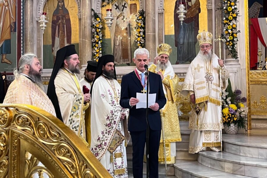 Βράβευση Ζέρβα από τον Μητροπολίτη Ιερώνυμο στην εορτή του Αγίου Αχιλλίου (φωτο και βίντεο)