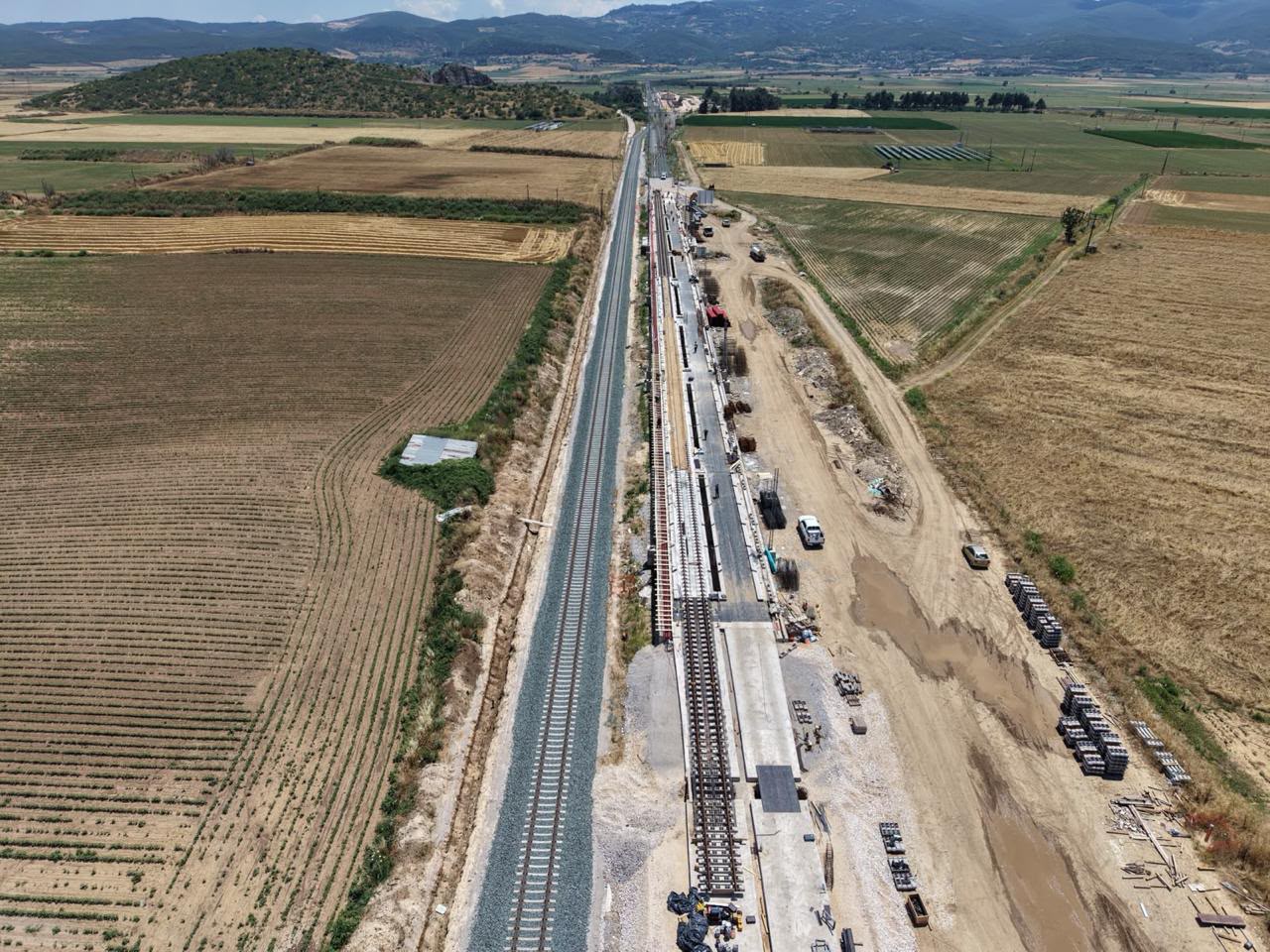 Παραδίδεται σε κυκλοφορία το πρώτο ενισχυμένο τμήμα της γραμμής Αθήνα-Θεσσαλονίκη μετά τις θεομηνίες Daniel και Elias