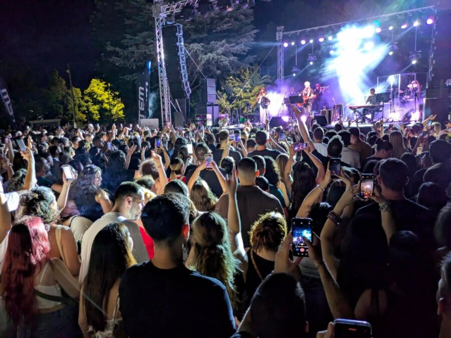 Το αδιαχώρητο στη συναυλία του Μίλτου Πασχαλίδη στη Νίκαια (φωτό-βίντεο)