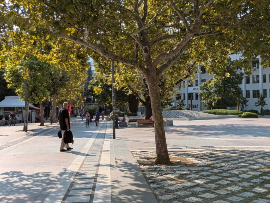 Η Λάρισα είναι… σε άδεια (φωτο)