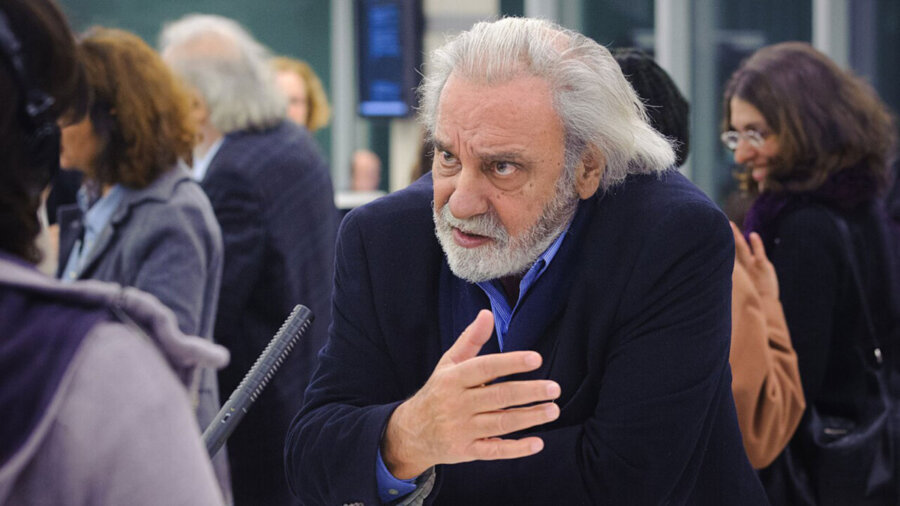 Κωνσταντίνος Τσουκαλάς: Ηφαίστεια