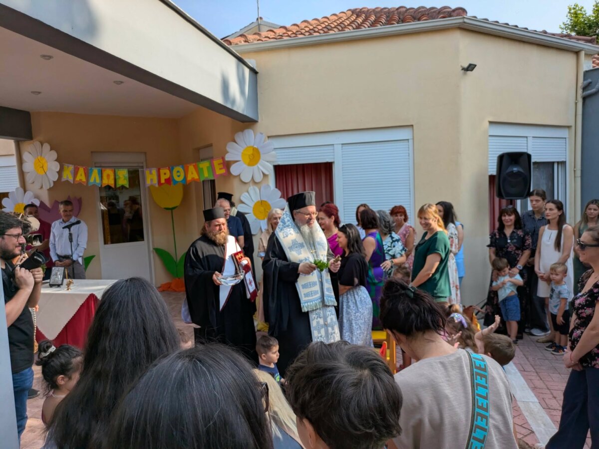 Με χαμόγελα και ευχές ξεκίνησε η νέα χρονιά στους παιδικούς σταθμούς της Λάρισας (φωτο και βίντεο)
