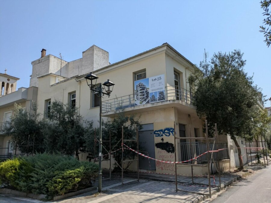 Ακόμη ένα κτίριο εποχής κατεδαφίστηκε στη Λάρισα