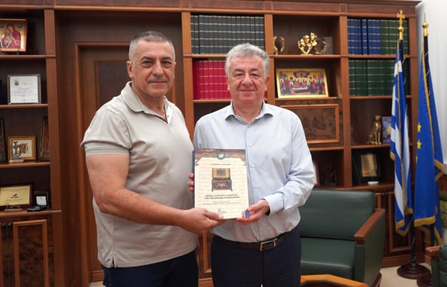 Κουρέτας – Αρναουτάκης: Τα δώρα και τα… μηνύματα