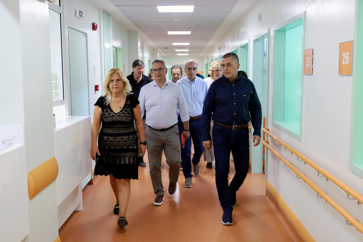 Νέος εξοπλισμός σχεδόν 500.000 ευρώ στη Μονάδα Νεογνών του ΠΓΝΛ – Επίσκεψη Κουρέτα