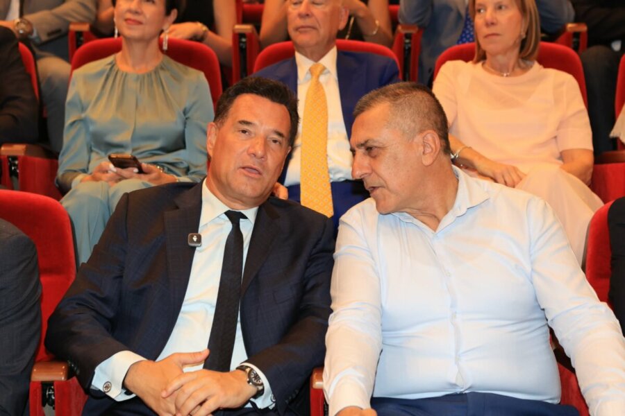 Η… αβάντα του Άδωνι στον Κουρέτα και η συνεργασία των εκατομμυρίων