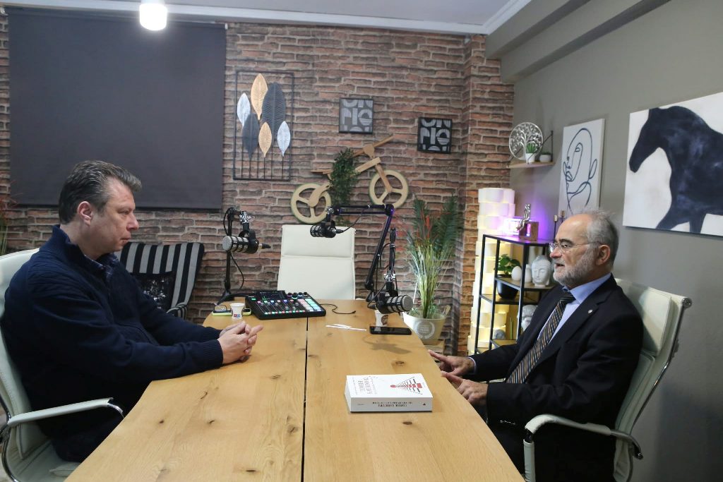 Λουκάς Αποστολίδης OnAir: Για το έγκλημα των Τεμπών είναι ένοχο το “τρίγωνο της διαπλοκής”
